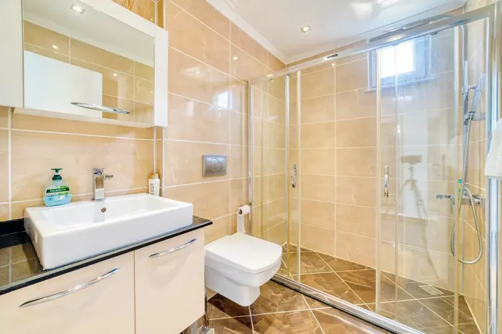 Image No.18-4 Bed Villa for sale