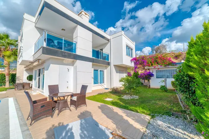 Image No.3-4 Bed Villa for sale