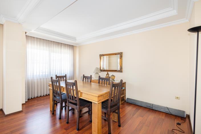 Image No.9-3 Bed Apartment for sale