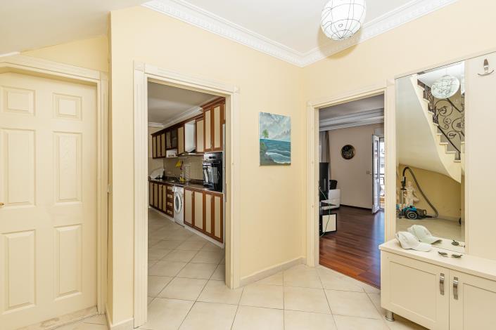 Image No.20-3 Bed Apartment for sale