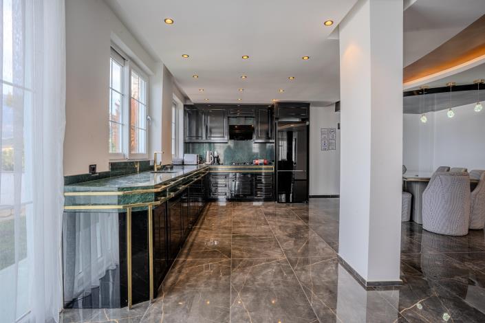 Image No.8-4 Bed Villa for sale