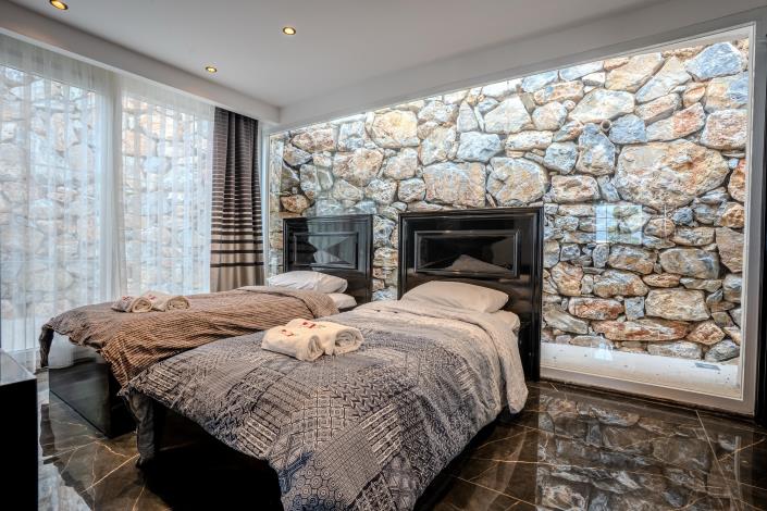 Image No.13-4 Bed Villa for sale