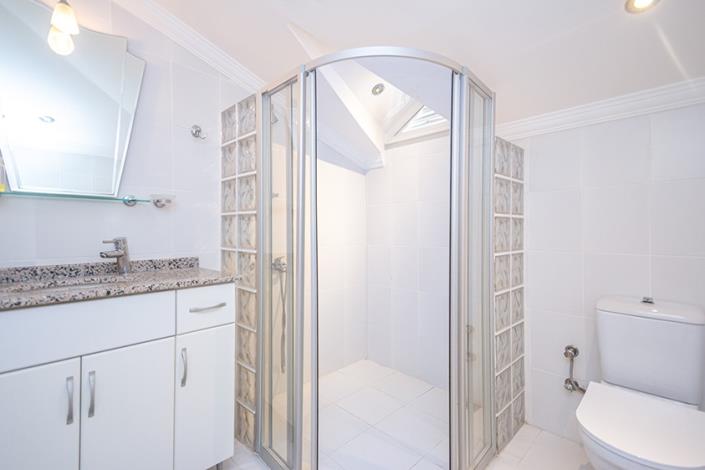 Image No.25-3 Bed Semi-Detached for sale