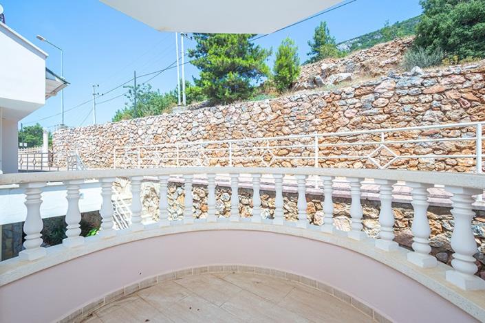 Image No.13-3 Bed Semi-Detached for sale