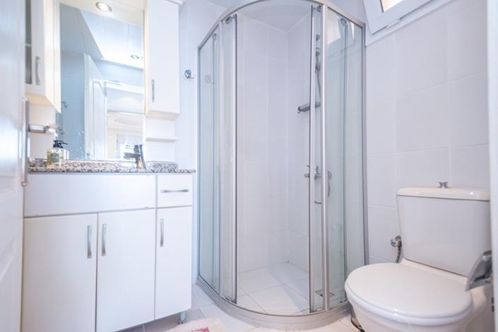 Image No.28-3 Bed Semi-Detached for sale