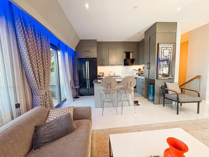 Image No.10-2 Bed Apartment for sale