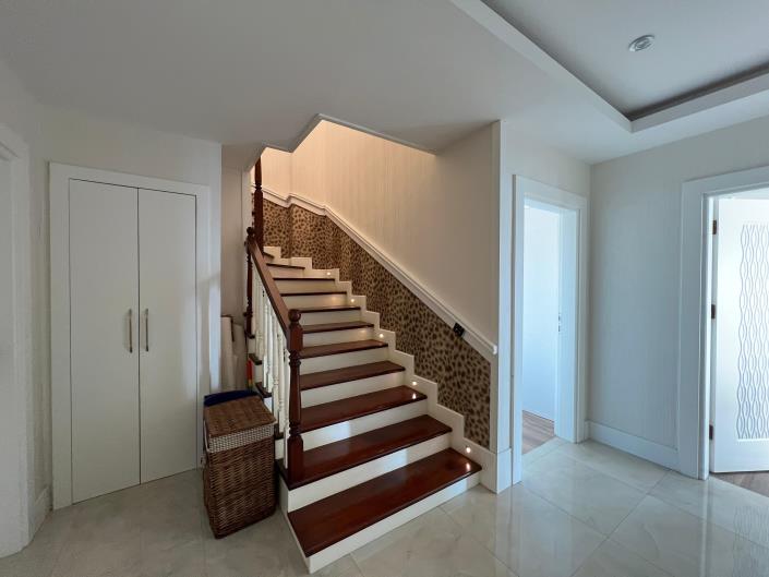 Image No.27-3 Bed Apartment for sale