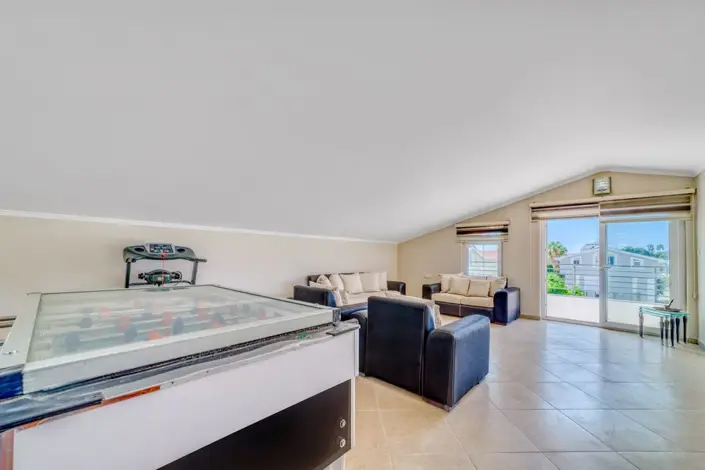 Image No.9-4 Bed Villa for sale