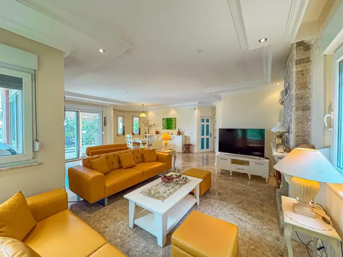 Image No.3-4 Bed Villa for sale