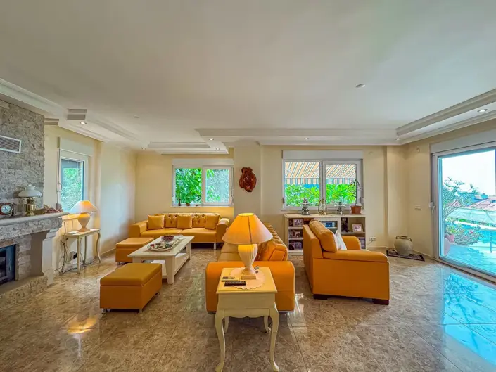 Image No.4-4 Bed Villa for sale