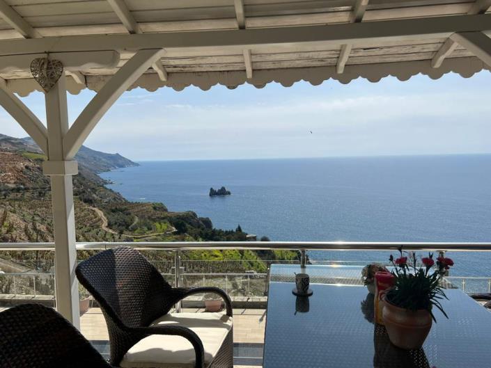 Image No.2-5 Bed Villa for sale