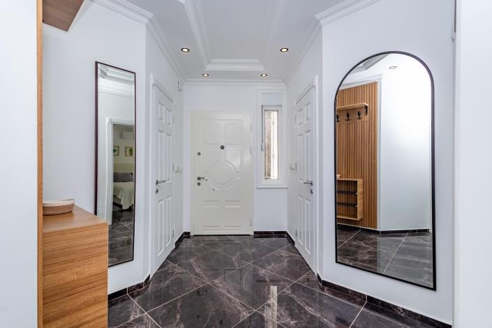 Image No.10-5 Bed Villa for sale