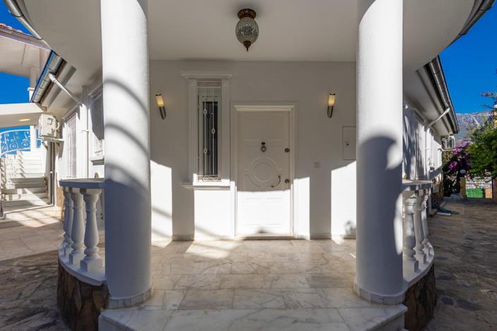 Image No.8-5 Bed Villa for sale