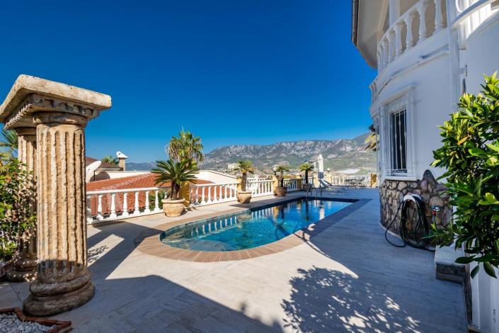 Image No.30-5 Bed Villa for sale