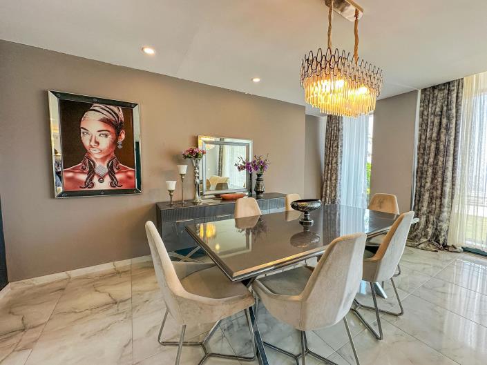 Image No.10-5 Bed Villa for sale