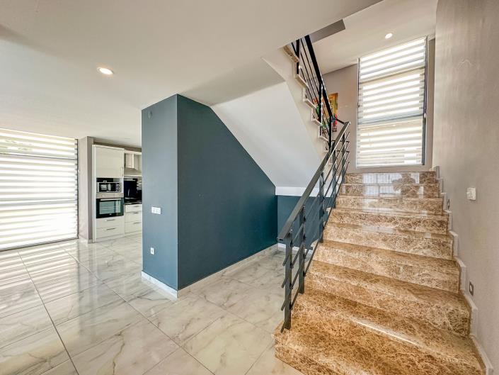 Image No.18-5 Bed Villa for sale