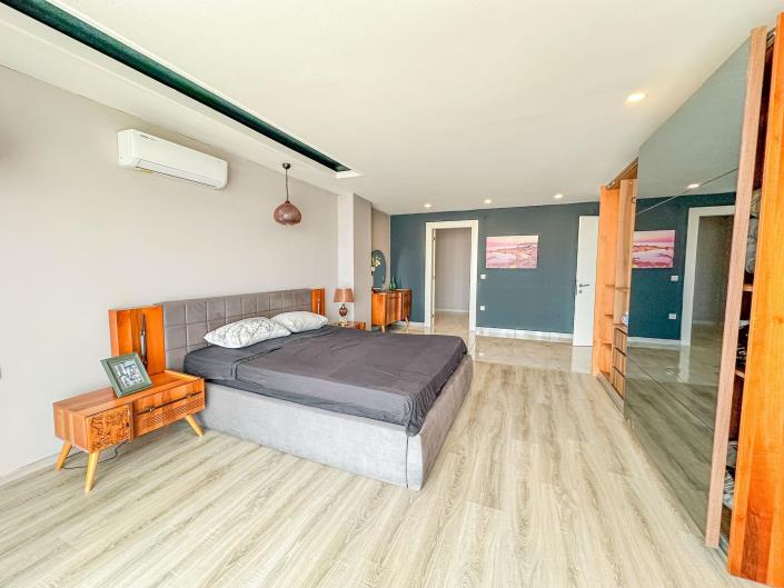 Image No.12-5 Bed Villa for sale