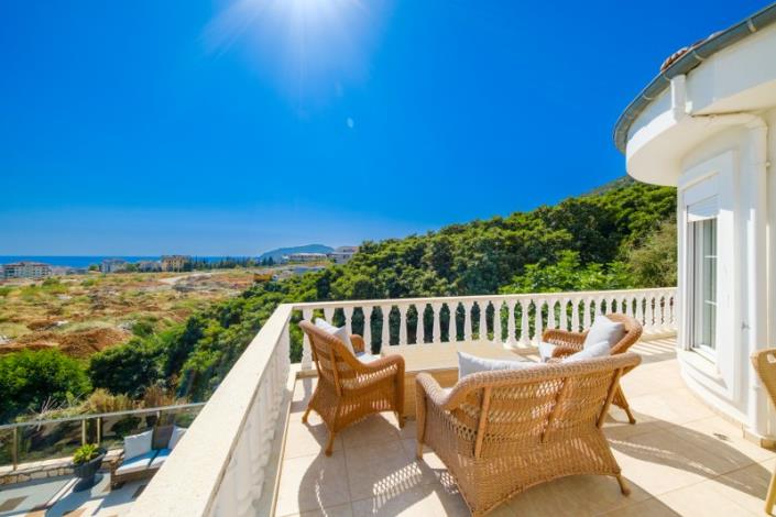 Image No.2-4 Bed Villa for sale