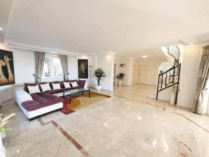 Image No.20-5 Bed Villa for sale