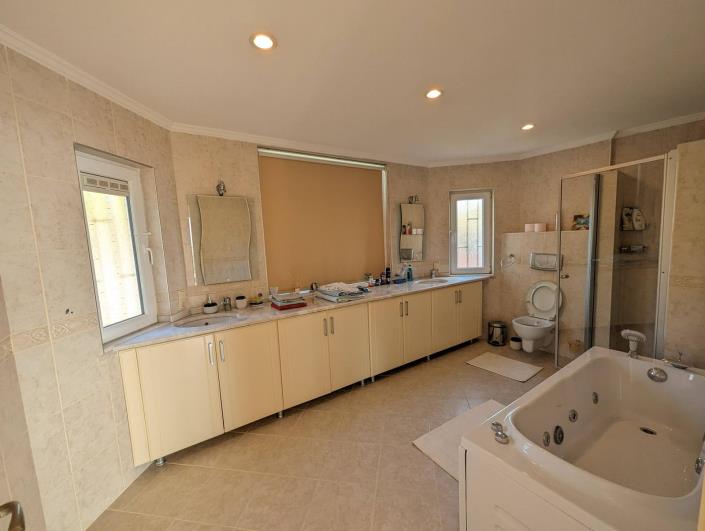 Image No.24-5 Bed Villa for sale