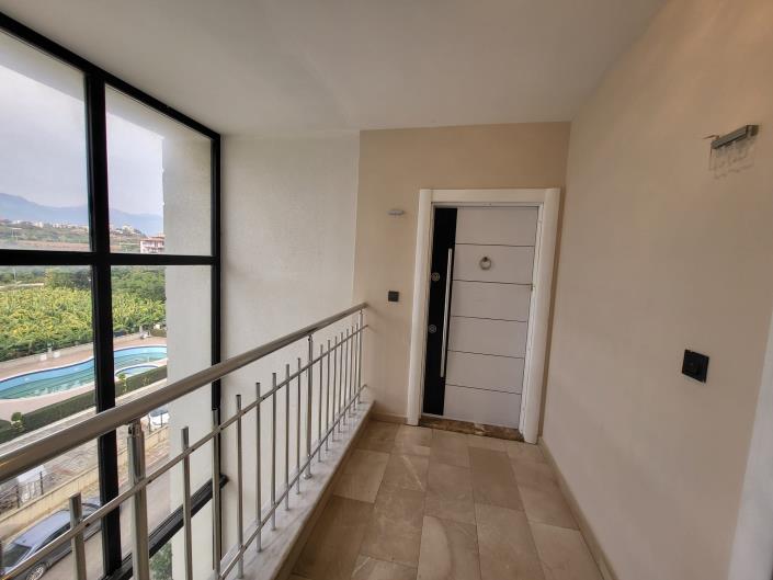 Image No.41-3 Bed Duplex for sale