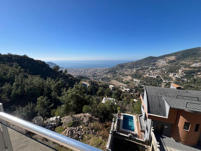 Image No.10-3 Bed Apartment for sale