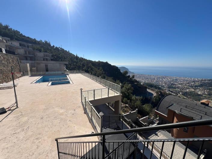 Image No.14-3 Bed Apartment for sale