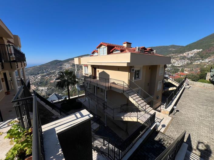 Image No.11-3 Bed Apartment for sale