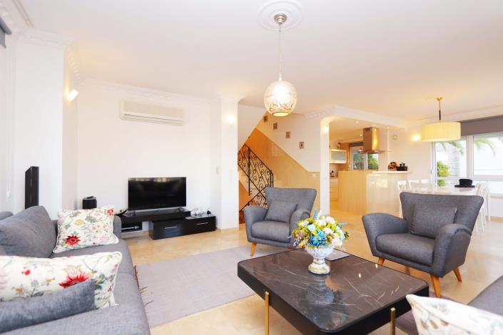 Image No.4-4 Bed Villa for sale