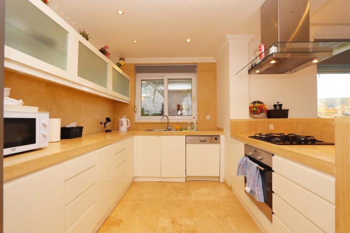 Image No.8-4 Bed Villa for sale