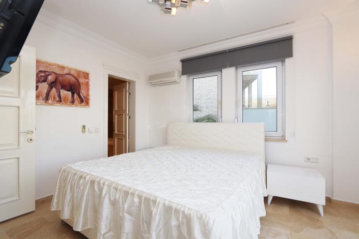 Image No.27-4 Bed Villa for sale