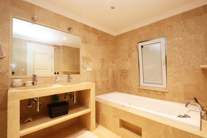 Image No.38-4 Bed Villa for sale