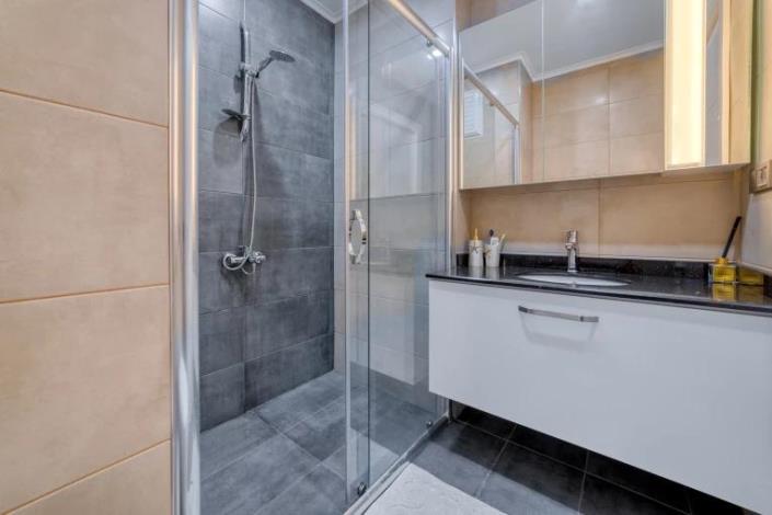 Image No.26-2 Bed Apartment for sale