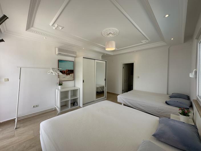 Image No.17-3 Bed Villa for sale