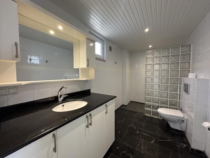 Image No.19-3 Bed Villa for sale