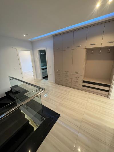 Image No.25-4 Bed Duplex for sale