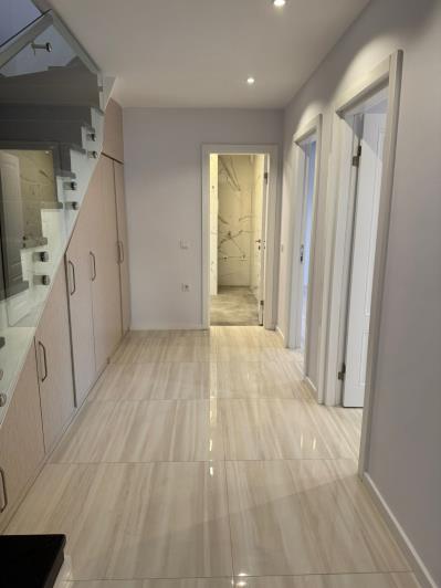 Image No.28-4 Bed Duplex for sale