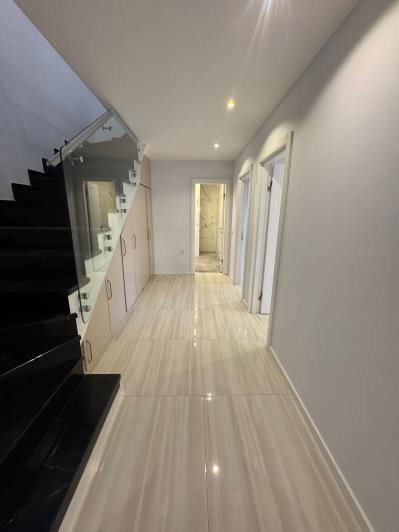 Image No.24-4 Bed Duplex for sale