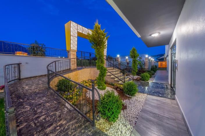 Image No.53-4 Bed Duplex for sale