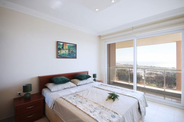 Image No.14-3 Bed Apartment for sale