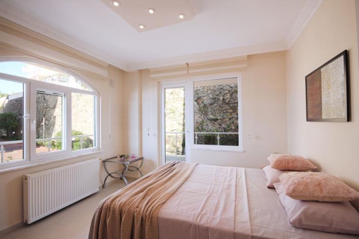 Image No.18-3 Bed Apartment for sale