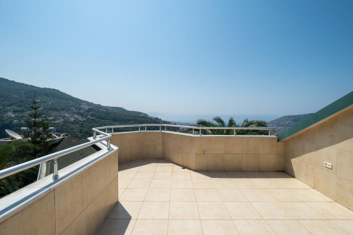 Image No.17-3 Bed Apartment for sale