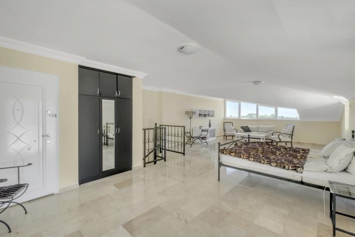 Image No.5-3 Bed Duplex for sale