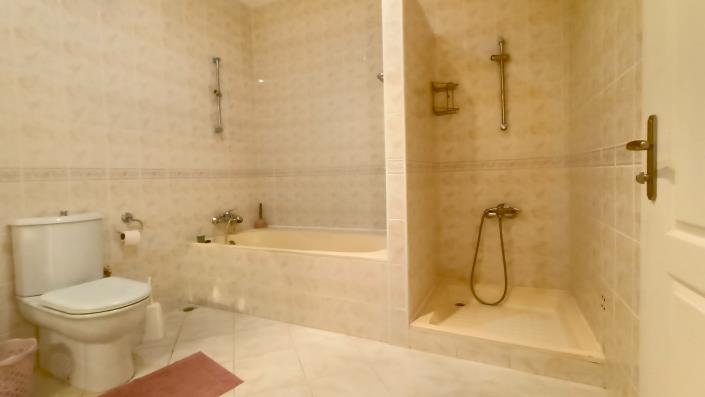 Image No.17-4 Bed Villa for sale