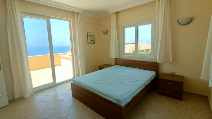 Image No.10-4 Bed Villa for sale