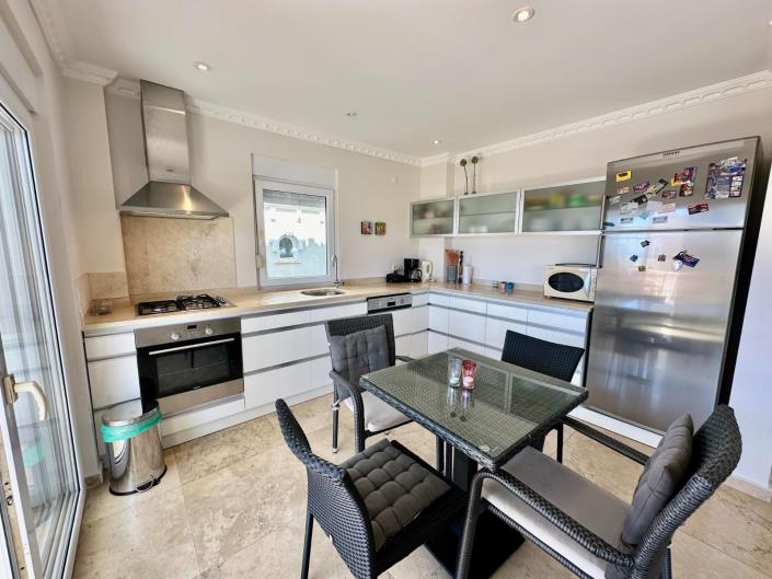 Image No.4-2 Bed Apartment for sale