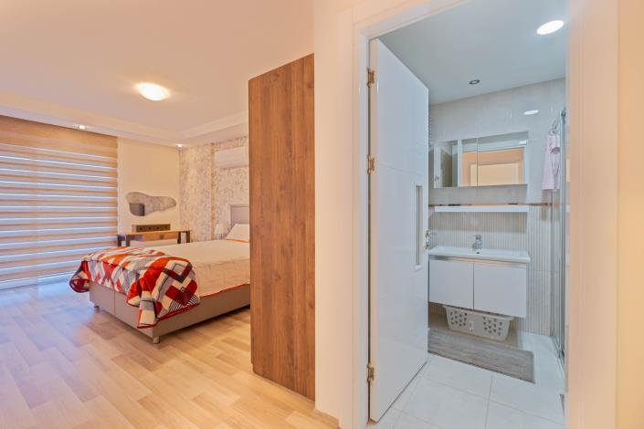 Image No.12-2 Bed Apartment for sale