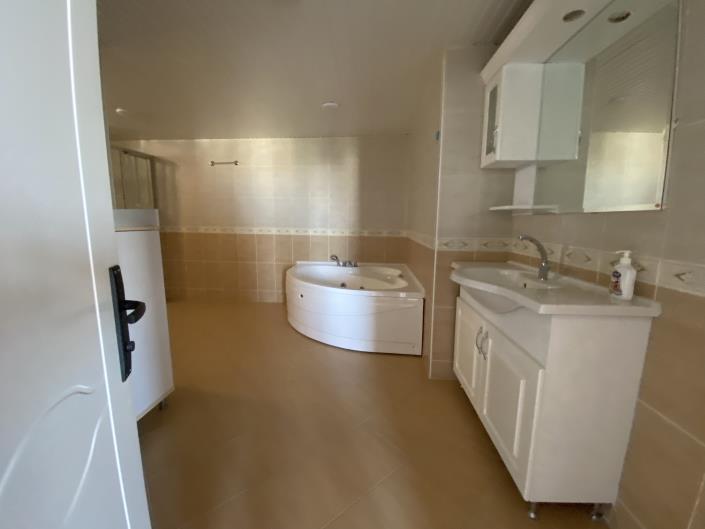 Image No.33-3 Bed Duplex for sale