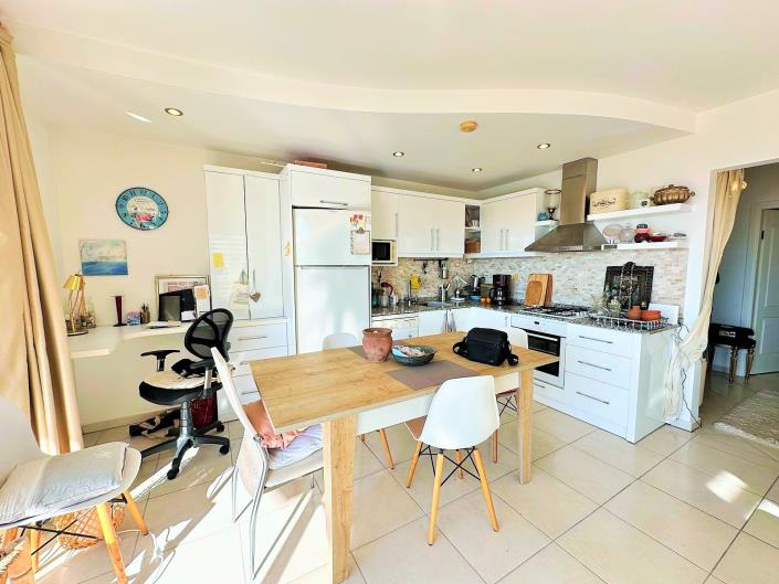 Image No.25-2 Bed Duplex for sale