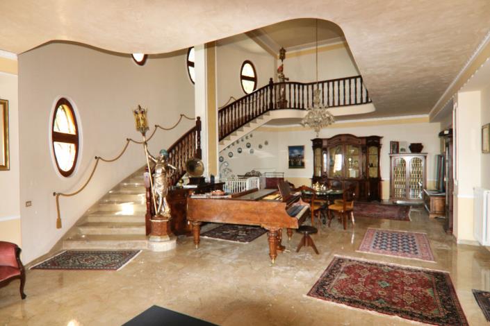 Image No.10-Villa de 4 chambres à vendre à Eboli